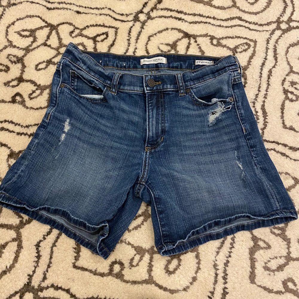 Denim distressed shorts